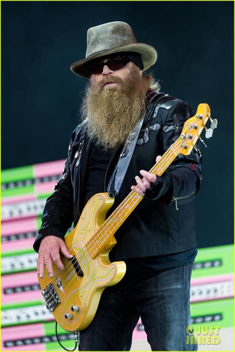 Dusty Hill: ZZ Top bassist dead at 72 .